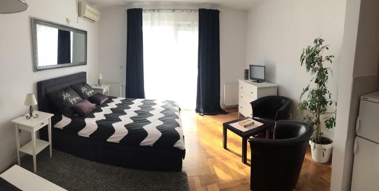 Apartment Lara *** *